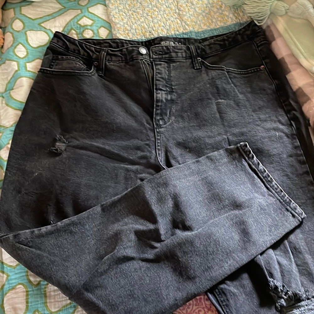 Black mom jeans
